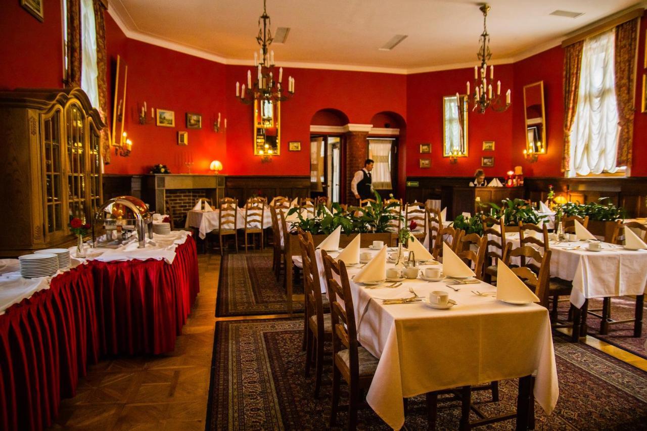 Hotel Zamek Pultusk Dom Polonii Екстериор снимка
